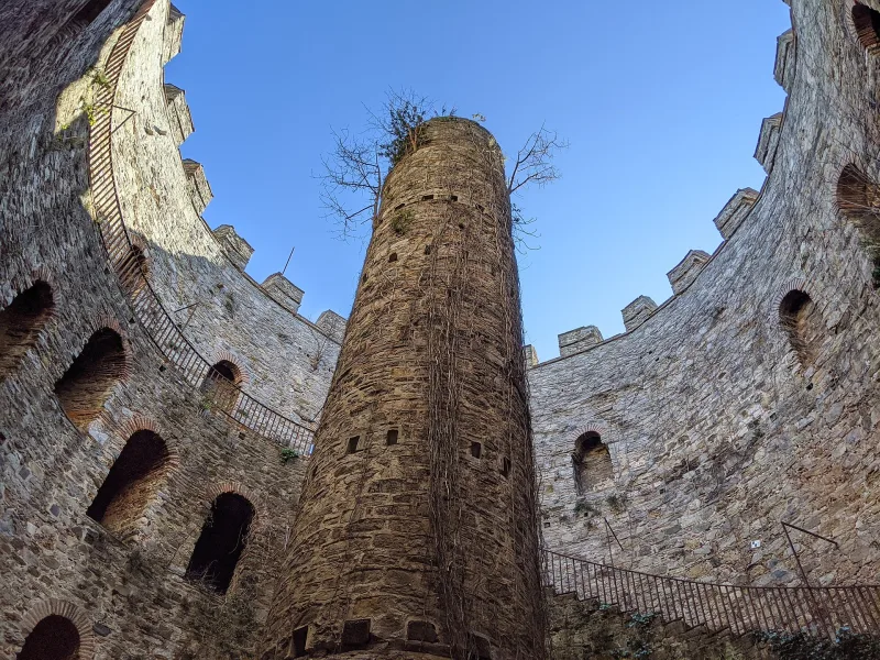Rumeli Hisar – die Festung von Mehmed II. am Bosporus in Istanbul